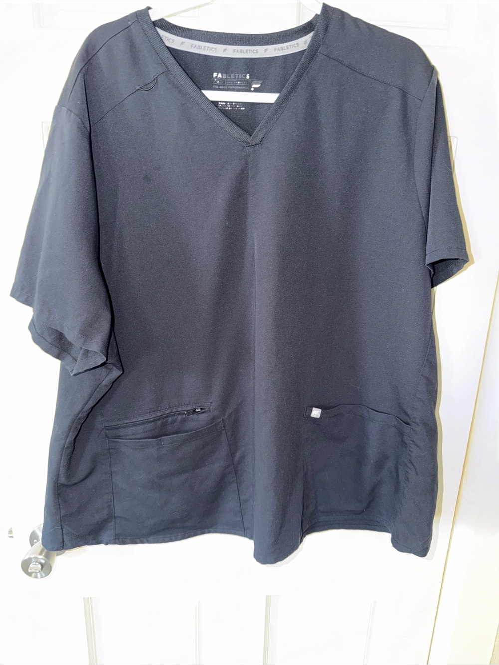 Fabletics Men’s Black V-Neck Short Sleeve Scrub Top